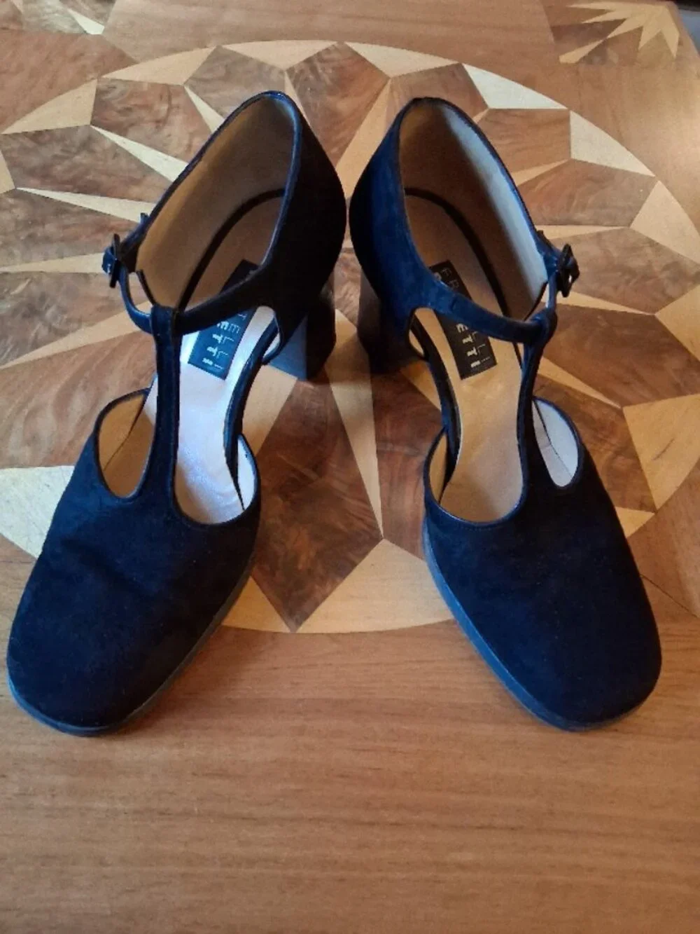 Fratelli Rossetti Classic Black Suede Soft Square-Toe T-Strap Heels US 9.5 M